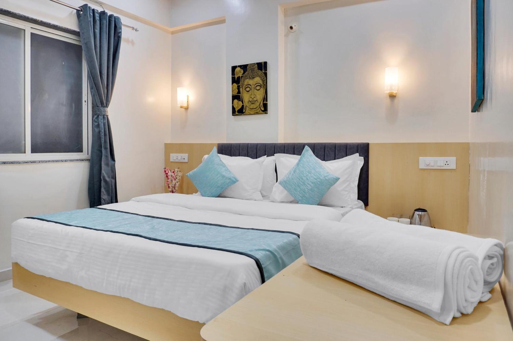 Urban Hometel Пуне Екстер'єр фото