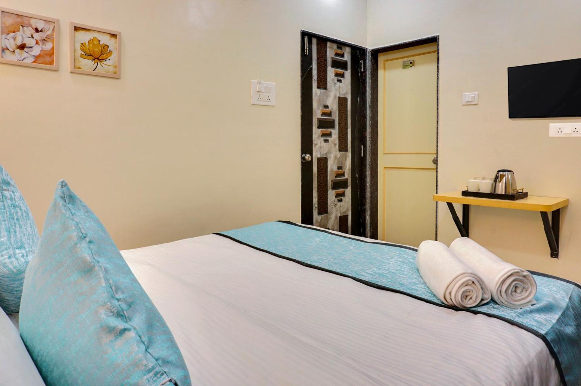 Urban Hometel Пуне Екстер'єр фото