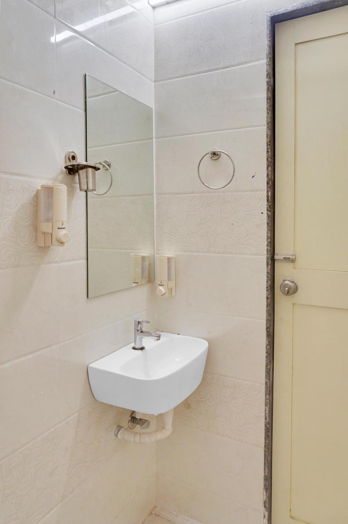 Urban Hometel Пуне Екстер'єр фото