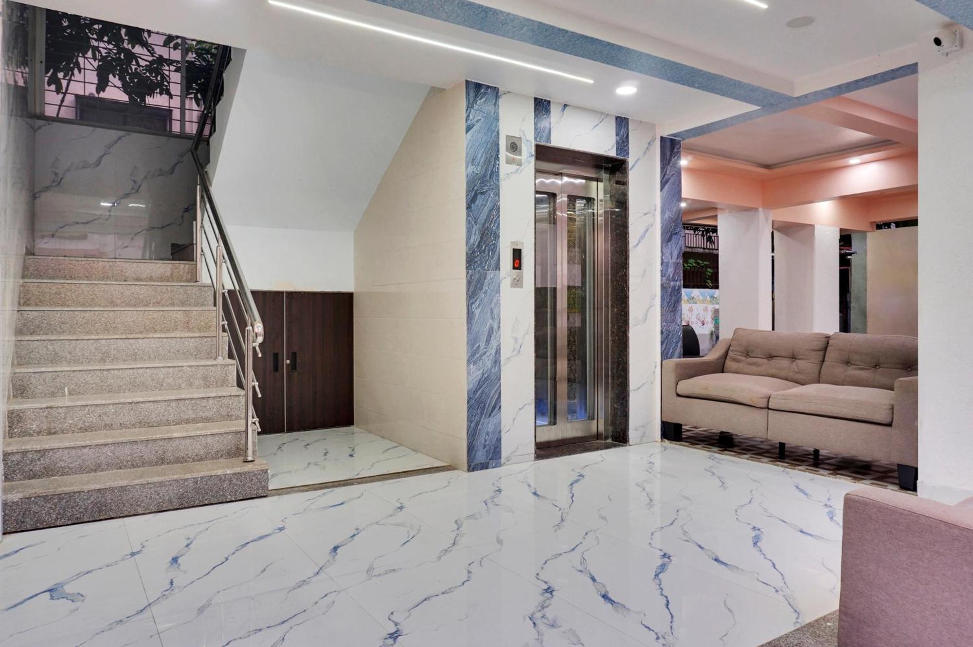 Urban Hometel Пуне Екстер'єр фото
